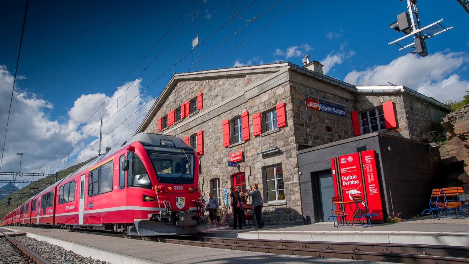 trenino rosso bernina passo