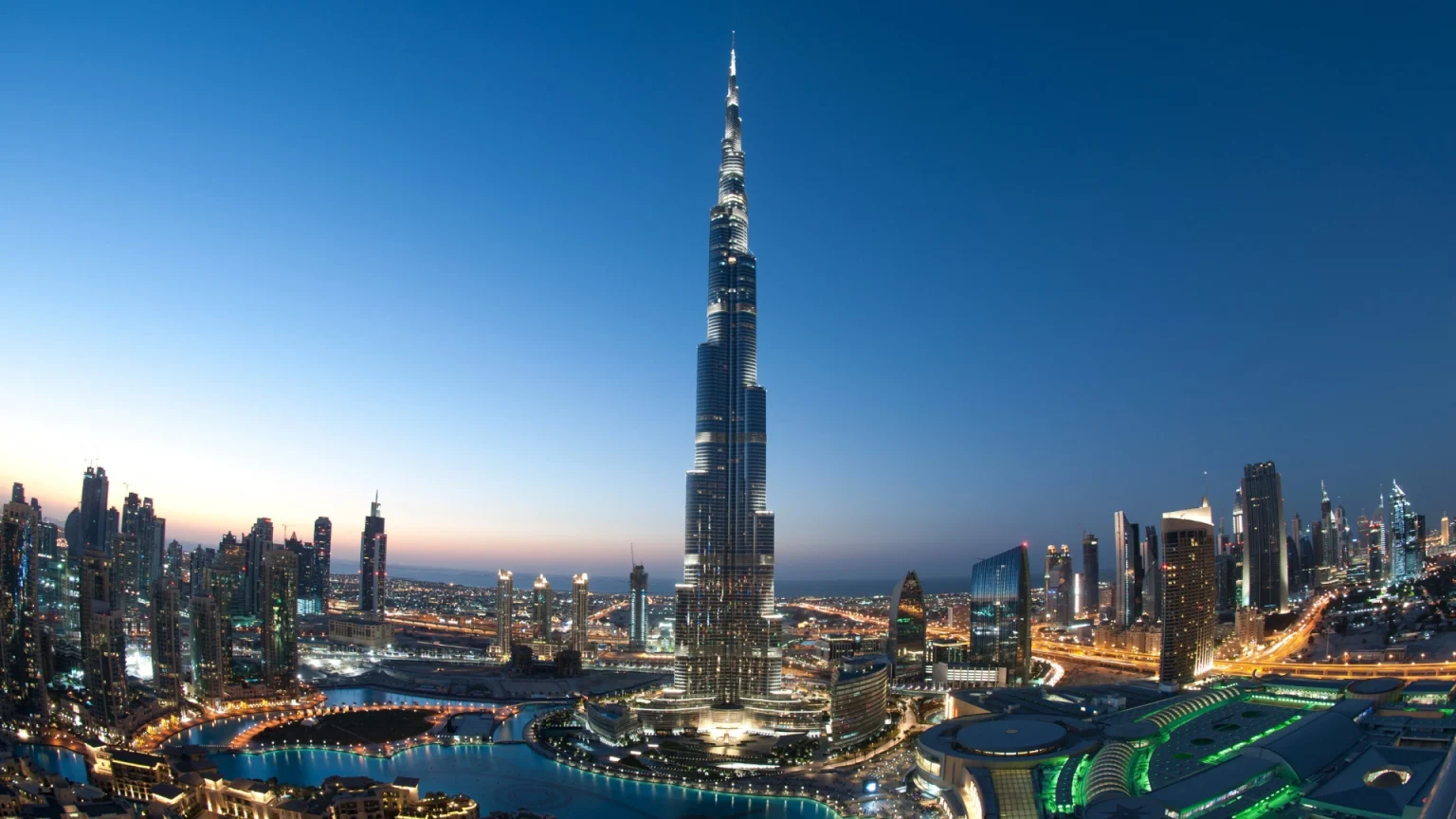 emirati arabi dubai night skyline burj khalifa