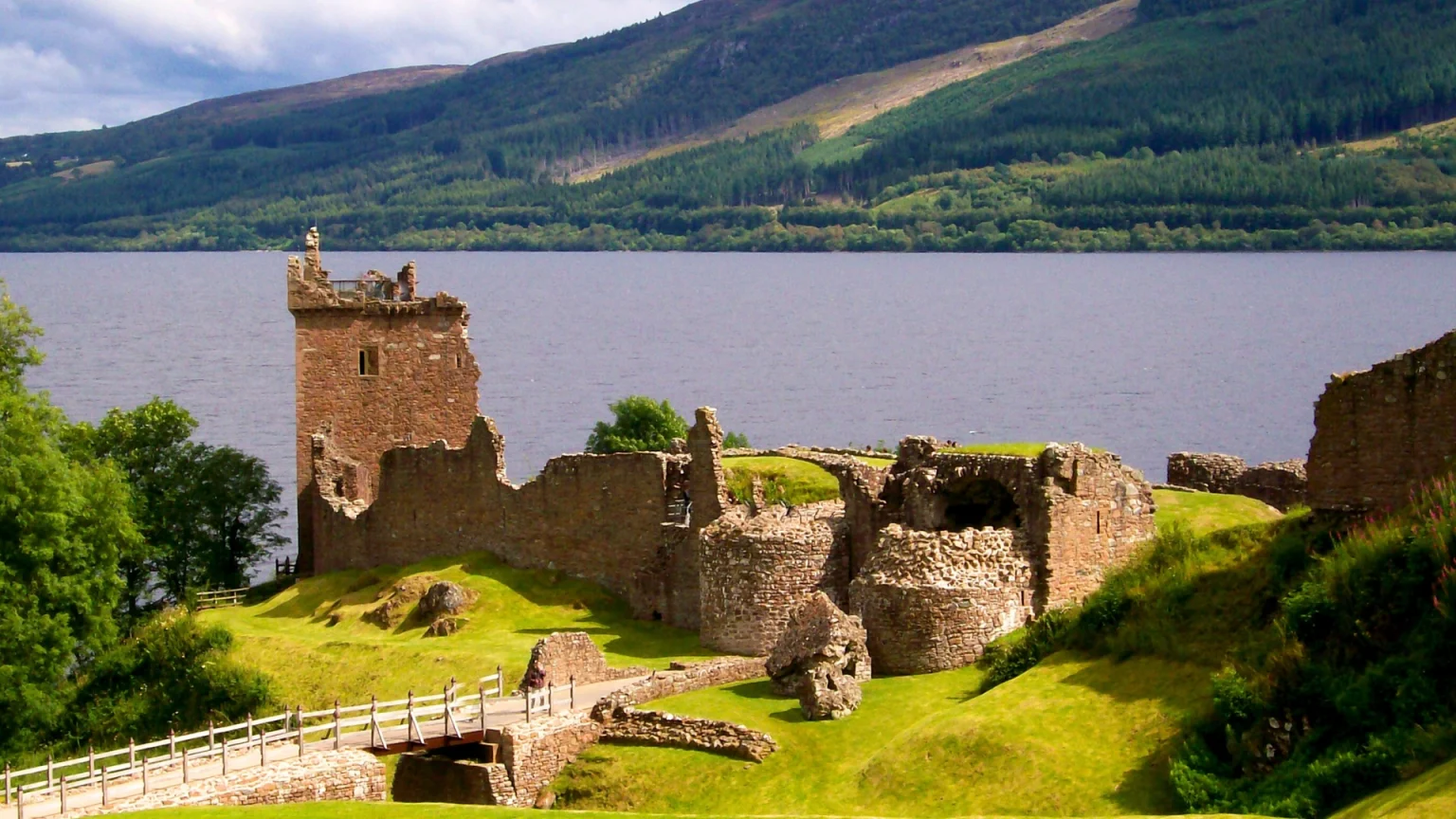 scozia urquhart castello loch ness